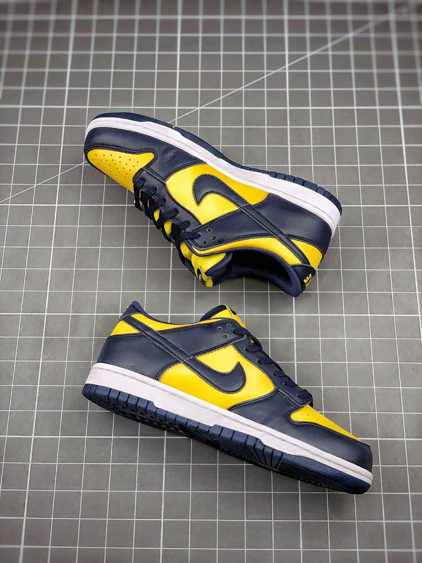 NIKE DUNK LOW "MICHIGAN" hi